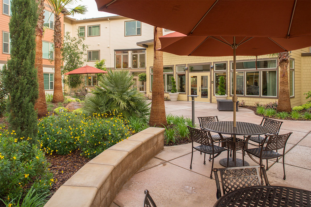 At Prairie City Landing, we've invested in thoughtfully designed outdoor spaces that allow residents to savor every aspect of the California lifestyle.